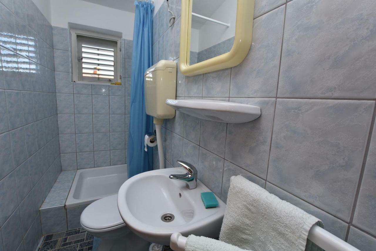 Apartment Damir Primosten Bagian luar foto
