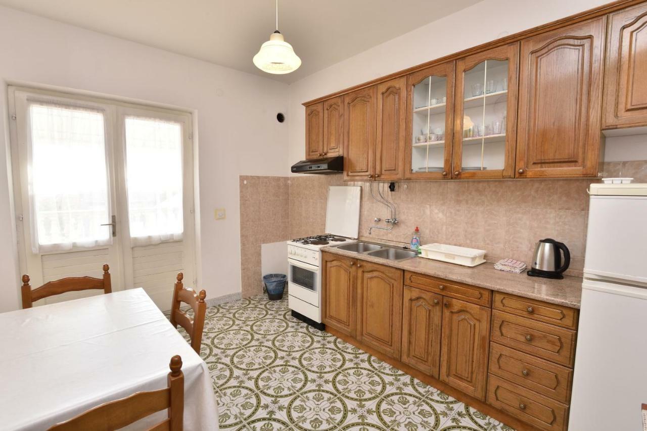 Apartment Damir Primosten Bagian luar foto