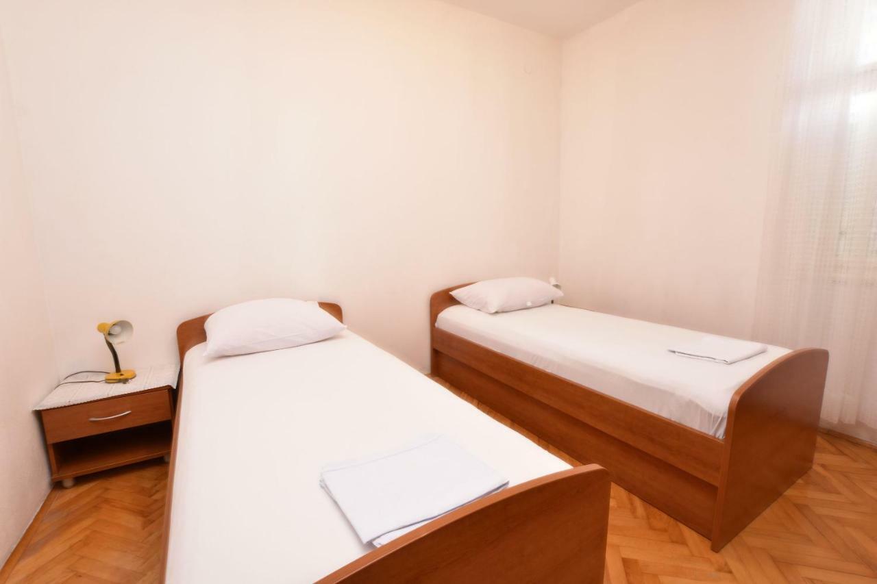 Apartment Damir Primosten Bagian luar foto