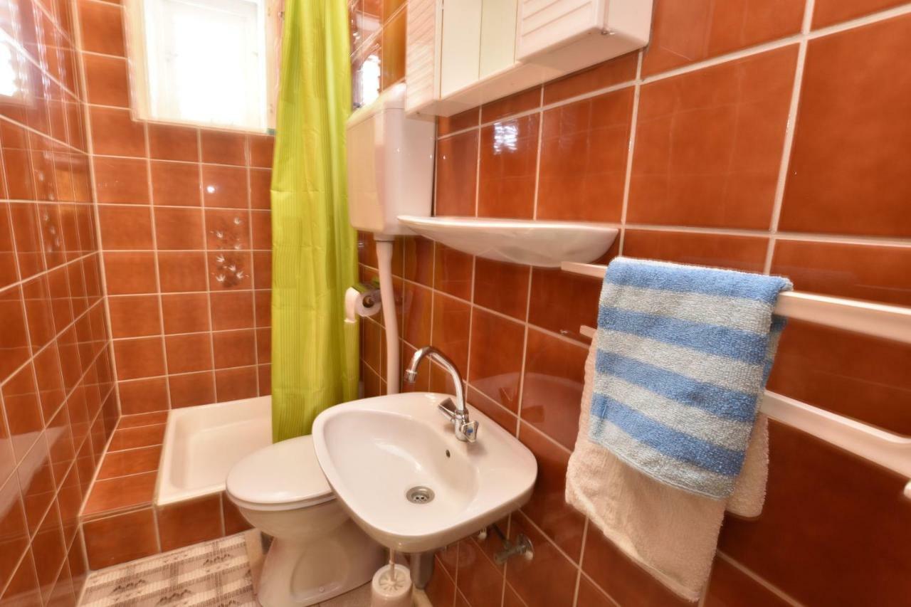 Apartment Damir Primosten Bagian luar foto
