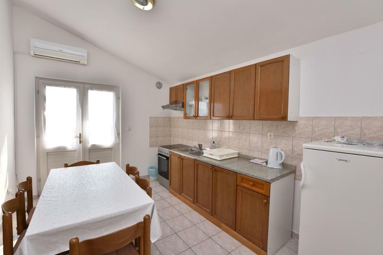 Apartment Damir Primosten Bagian luar foto