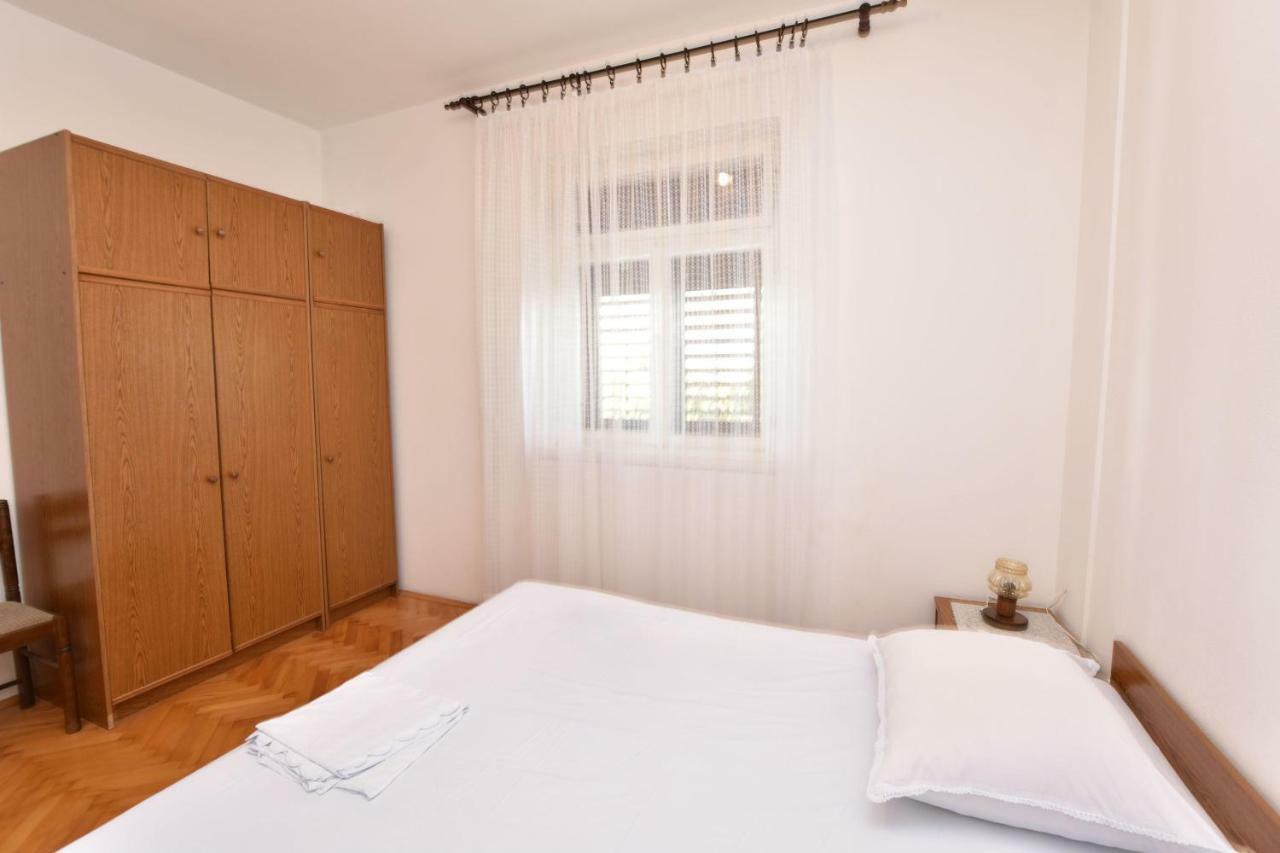 Apartment Damir Primosten Bagian luar foto