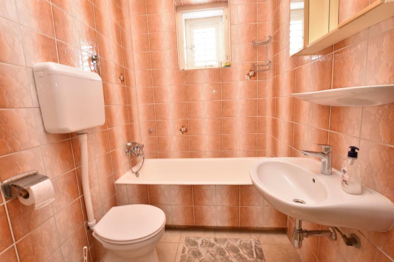 Apartment Damir Primosten Bagian luar foto