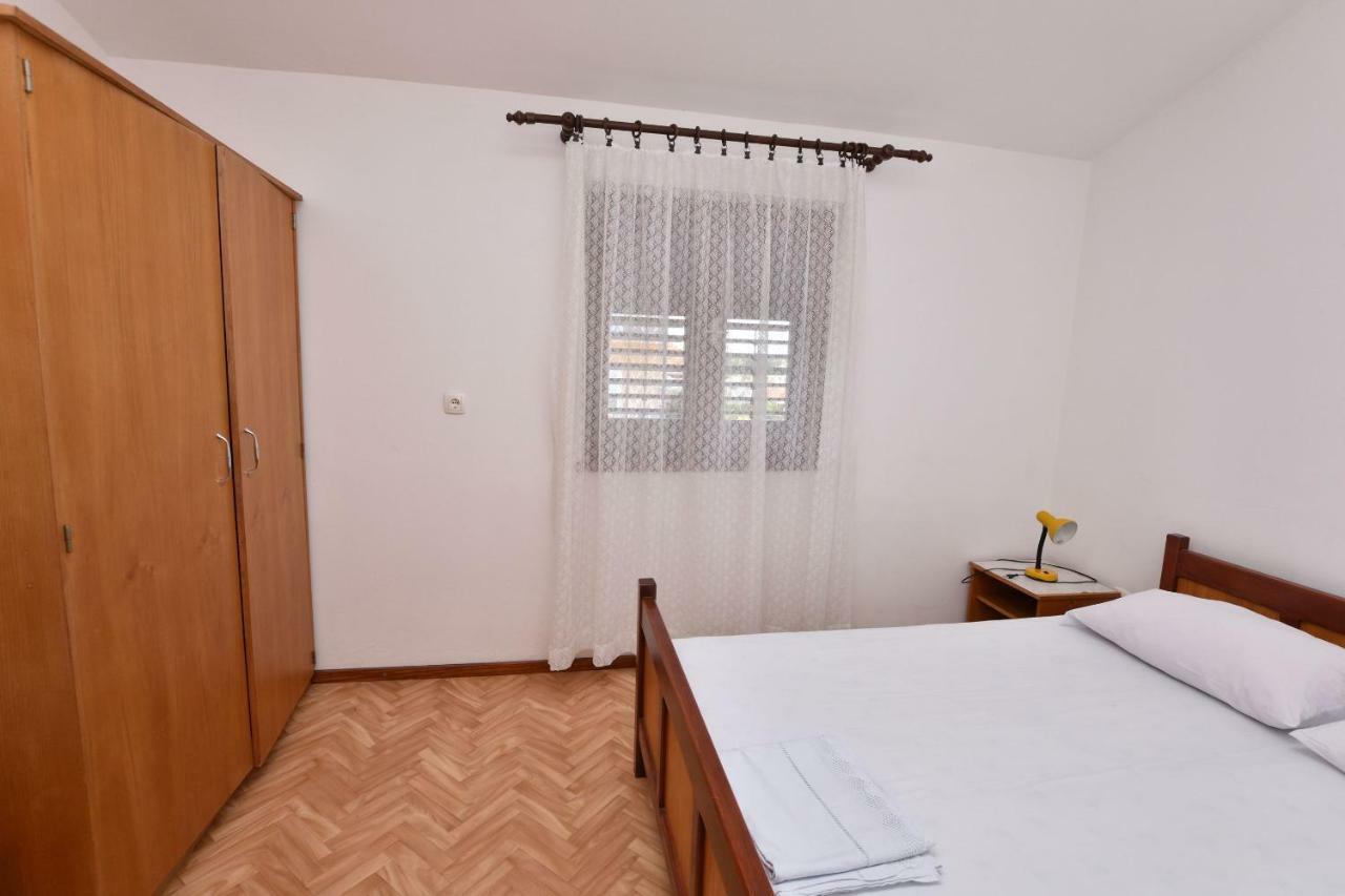 Apartment Damir Primosten Bagian luar foto