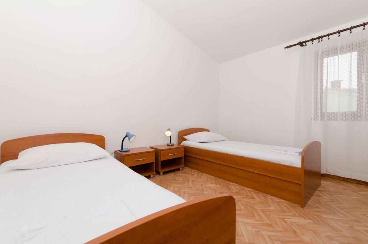 Apartment Damir Primosten Bagian luar foto