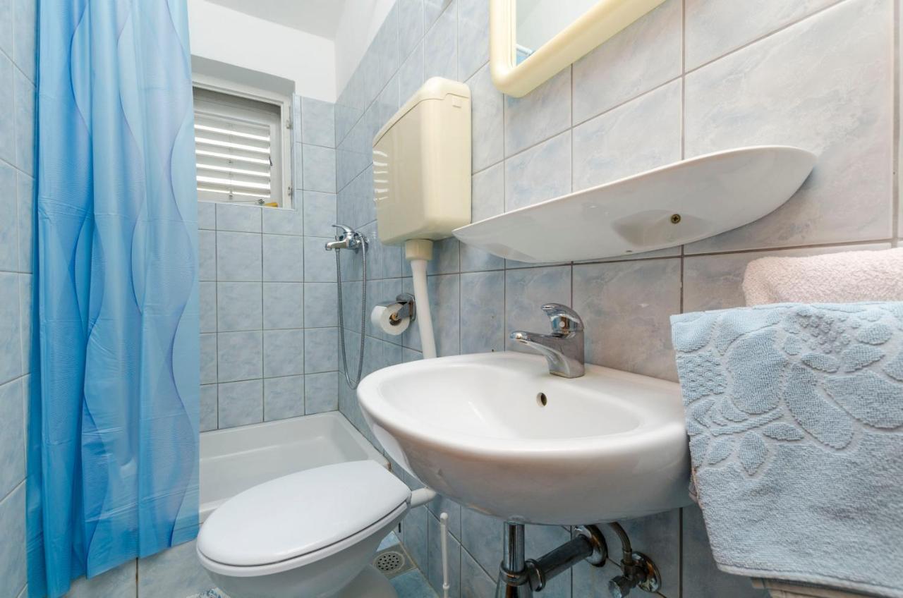 Apartment Damir Primosten Bagian luar foto