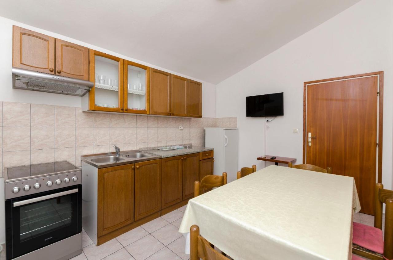 Apartment Damir Primosten Bagian luar foto