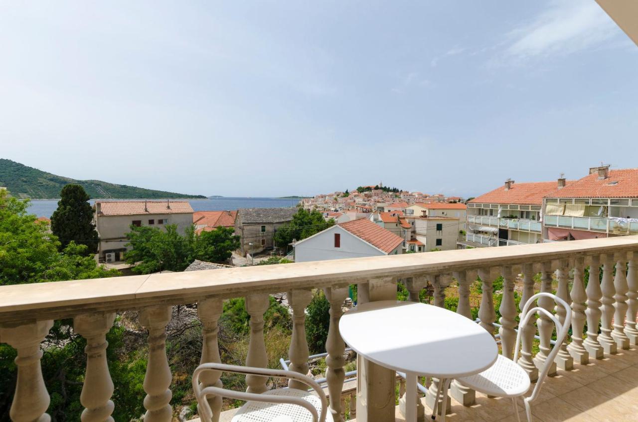 Apartment Damir Primosten Bagian luar foto