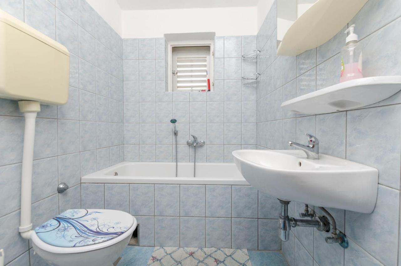 Apartment Damir Primosten Bagian luar foto