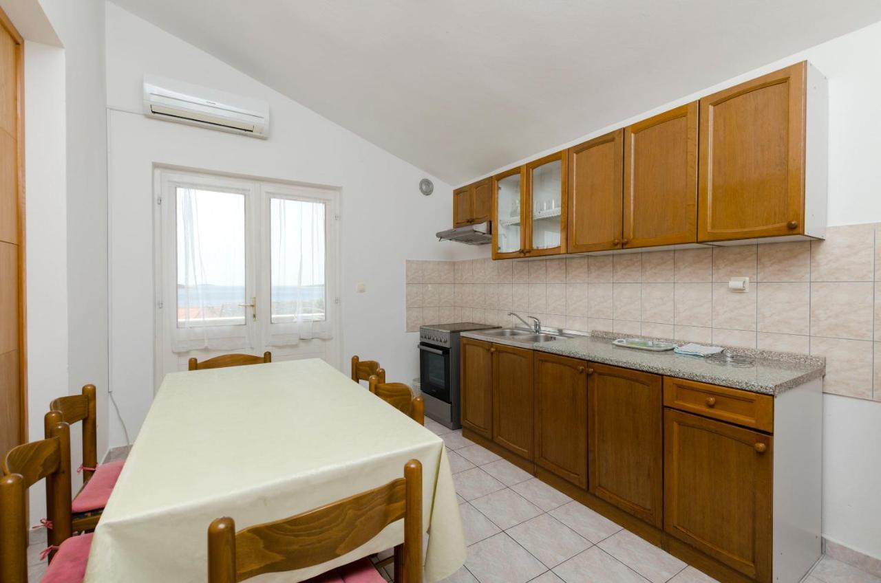 Apartment Damir Primosten Bagian luar foto