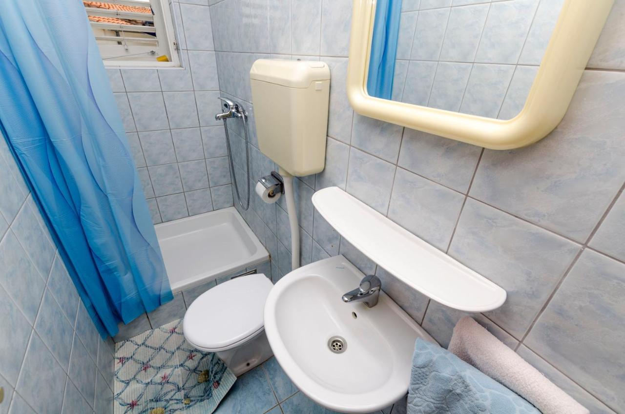 Apartment Damir Primosten Bagian luar foto